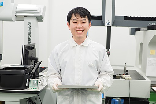先輩社員にインタビュー